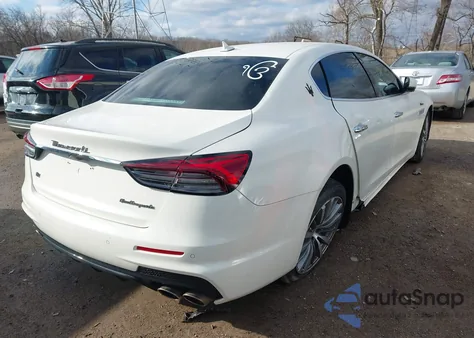 2022 Maserati Quattroporte Modena Q4 z USA, uszkodzony, nr VIN ZAM56YRMXN1388375